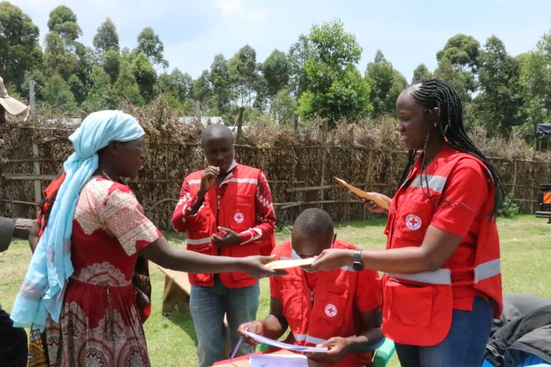 Red Cross gives Cash to Kisoro landslides affected communities