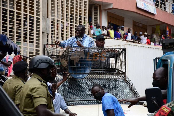 Besigye intercepted at Arua Park, detained over city protests