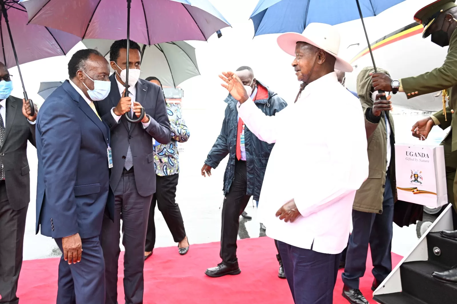 Museveni in Tanzania for 23rd  ordinary summit of EAC heads of state