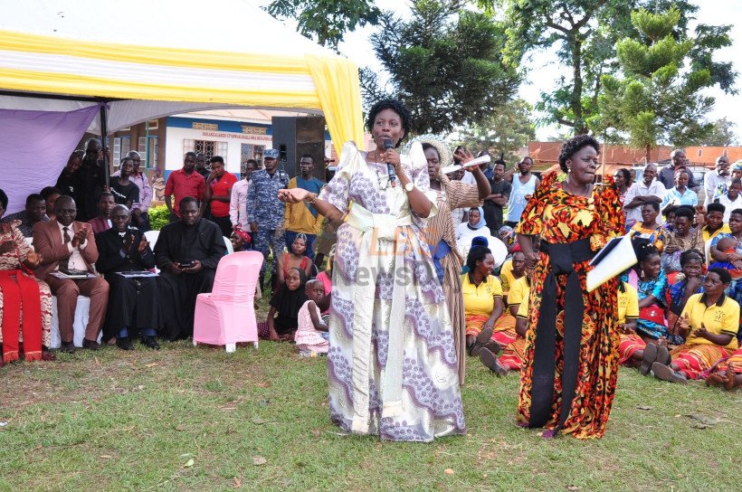 First lady calls for women empowerment to fight poverty